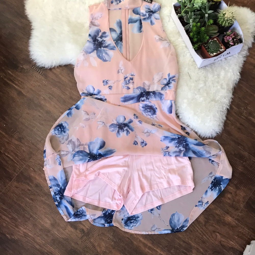 HOST PICK❣️ WILA Peach & Blue Floral romper - Picture 3 of 4
